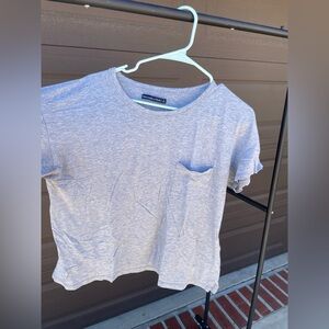 Abercrombie & Fitch gray t shirt. Tagged women’s size large, in excellent condit
